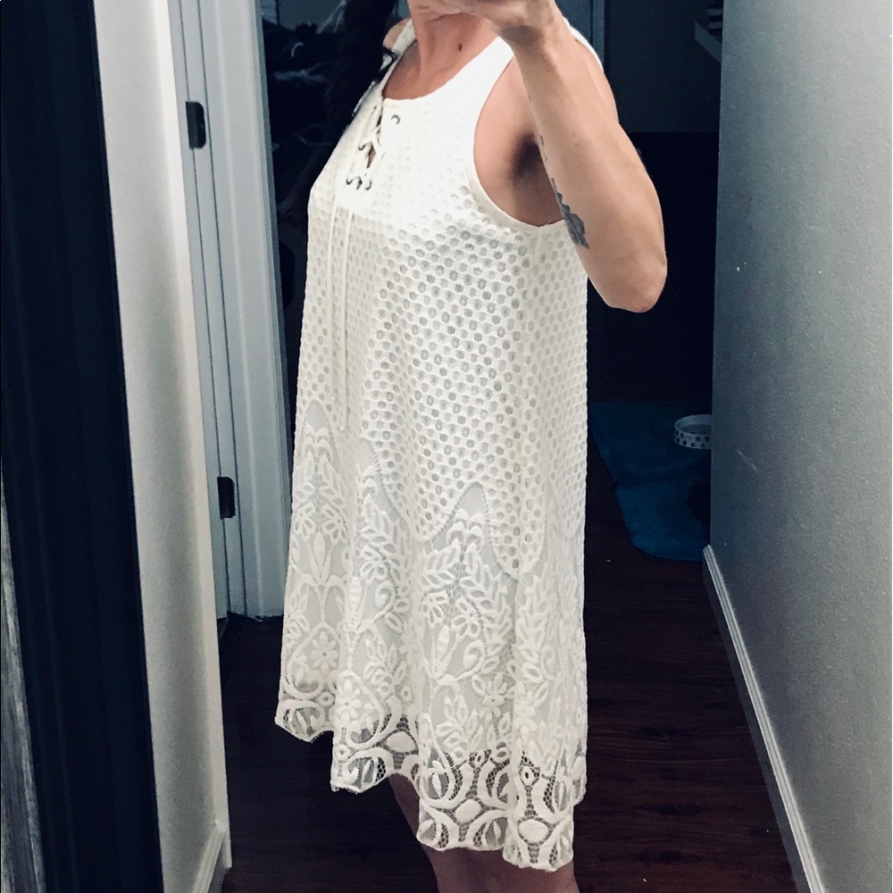🌻 Lace up front Lace Dress